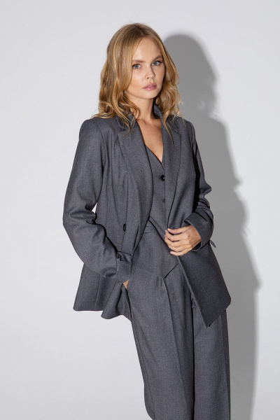 Деловой костюм-тройка из вискозы и текстиля PiRS 5031 серый - фото 6