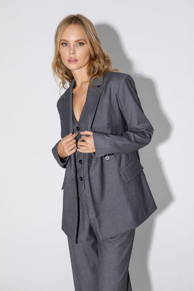 Деловой костюм-тройка из вискозы и текстиля PiRS 5031 серый - фото 3