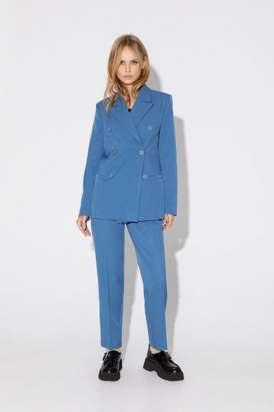 Деловой костюм-тройка из текстиля с жилетом PiRS 5049 голубой - фото 6