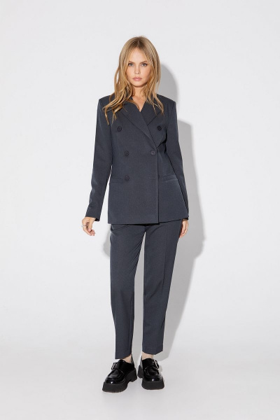 Деловой костюм-тройка из текстиля с жилетом PiRS 5049 графит - фото 6
