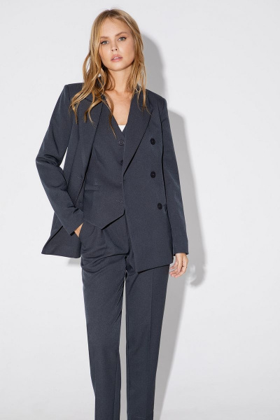 Деловой костюм-тройка из текстиля с жилетом PiRS 5049 графит - фото 3
