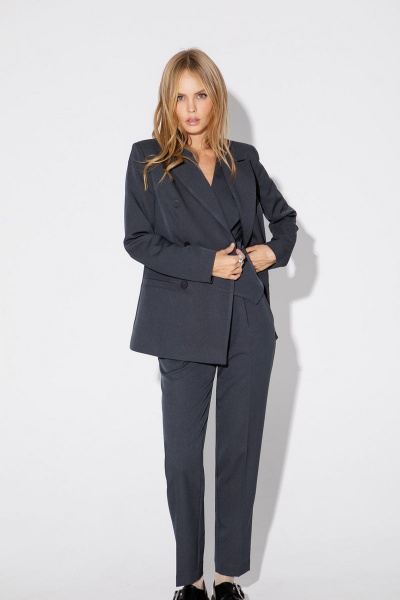 Деловой костюм-тройка из текстиля с жилетом PiRS 5049 графит - фото 2