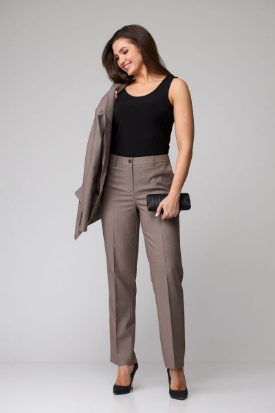 Брюки классические с стрелками и карманами на демисезон БелЭльСтиль 596-2_79_22 коричневый - фото 2