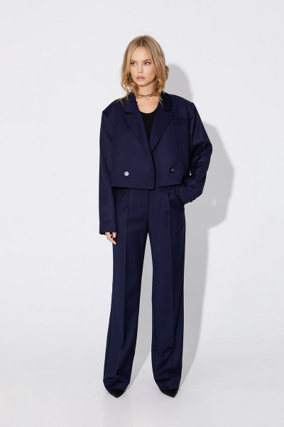 Костюм дво́йка из жакета оверсайз и широких брюк из вискозы PiRS 4982 синий - фото 6