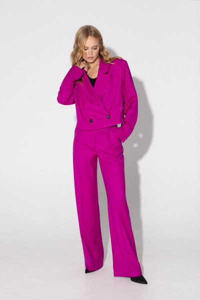 Демисезонный костюм-двойка из укороченного жакета и палаццо PiRS 4982 фуксия - фото 6