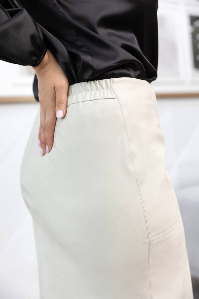 Юбка прямого силуэта из экокожи с резинкой и разрезом ASV 2537 бежевый - фото 6