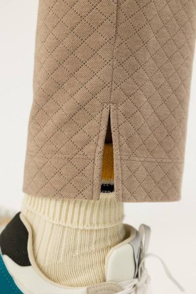 Бежевые спортивные брюки из трикотажа с разрезами Femme & Devur 90028 1.29F(164) - фото 5