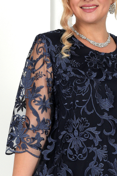 Нарядное расклешенное платье из гипюра и сатина Ninele 7431 синий - фото 5