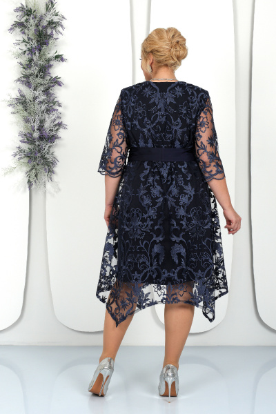 Нарядное расклешенное платье из гипюра и сатина Ninele 7431 синий - фото 11