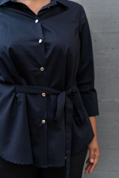 Блуза женская полурилегающего силуэта с застежкой на пуговицы Andina 116 - фото 16