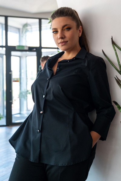 Блуза женская полурилегающего силуэта с застежкой на пуговицы Andina 116 - фото 15