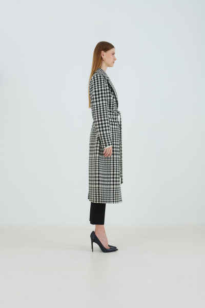Демисезонное черное пальто с шлицей и потайной застежкой Elema 1-120019-1-164 клетка - фото 3