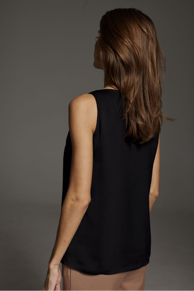 Черный топ из искусственного шелка с V-образным вырезом DAVA 4196 черный - фото 4