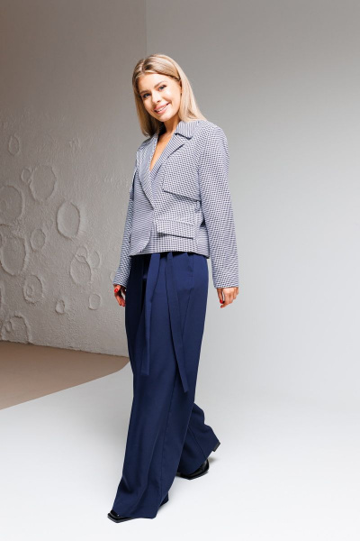 Жакет и брюки с декоративными клапанами и притачным поясом Ambera Style 2050 синий - фото 4
