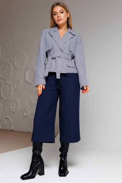 Жакет с поясом и кюлоты прямого силуэта из текстиля Amberа Style 2051 синий - фото 12