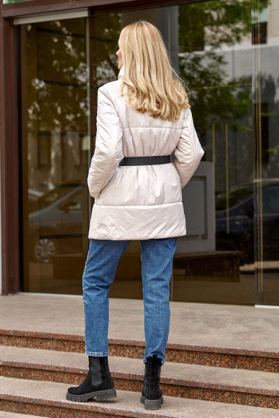 Зимняя утепленная куртка бежевого цвета с капюшоном и мехом Azzara 3105 - фото 2