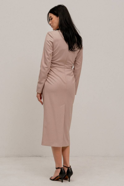 Платье миди прилегающего силуэта с сборкой и молнией JRSy 2369 бежевый - фото 3