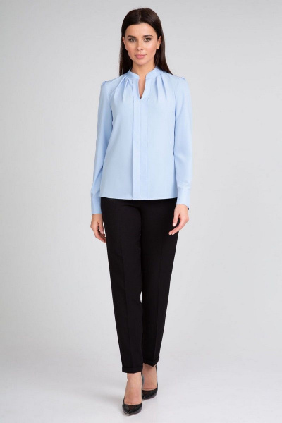 Деловая блузка из текстиля с воротником-стойкой IVARI 405 голубой - фото 3