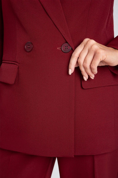 Красный костюм-двойка с талиевыми рельефами и карманами IVARI 10609 бордо - фото 6