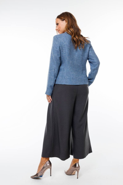 Комплект брюки-бермуды и жакет из текстиля с карманами и лацканами SandyNa 130566 голубой+графит - фото 8