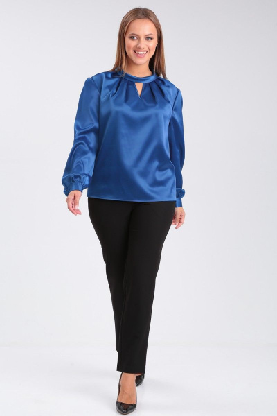 Блуза прямого силуэта из атласной ткани с капелькой Angelina & Сompany 907 - фото 7