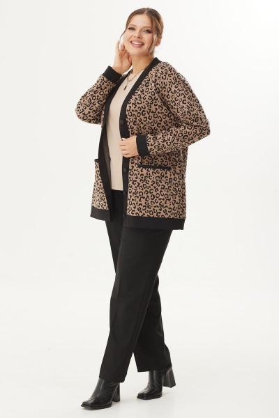 Многослойный комплект из бежевой блузы, брюк и кардигана из трикотажа Орхидея 1357 - фото 4