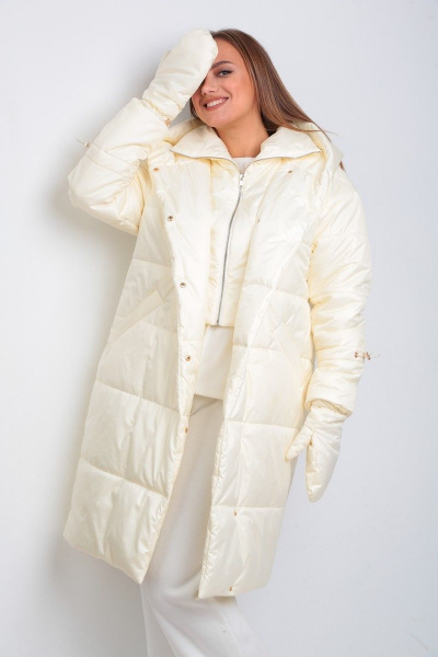 Лёгкое демисезонное пальто из плащёвой ткани с капюшоном Диомант 1925 экрю - фото 4