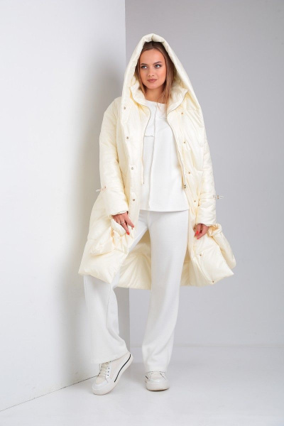 Лёгкое демисезонное пальто из плащёвой ткани с капюшоном Диомант 1925 экрю - фото 2