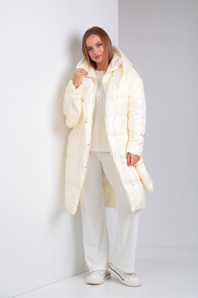 Лёгкое демисезонное пальто из плащёвой ткани с капюшоном Диомант 1925 экрю - фото 1
