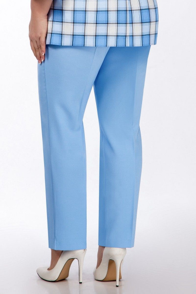 Голубые классические брюки из вискозы и текстиля с зауженным к низу кроем Элль-стиль 2002 голубой - фото 2