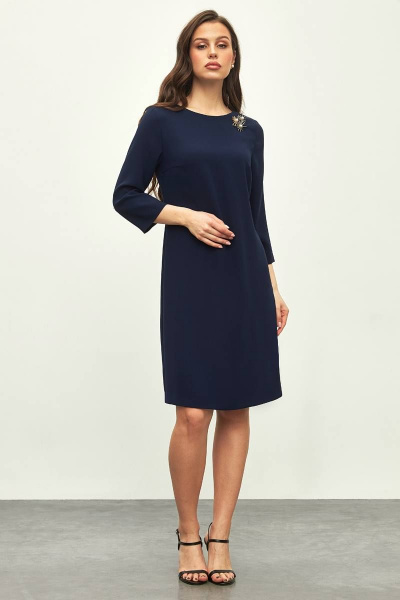 Демисезонное платье с V-образным вырезом и спинными лямками Femme & Devur 80257 1.23F(170) - фото 4