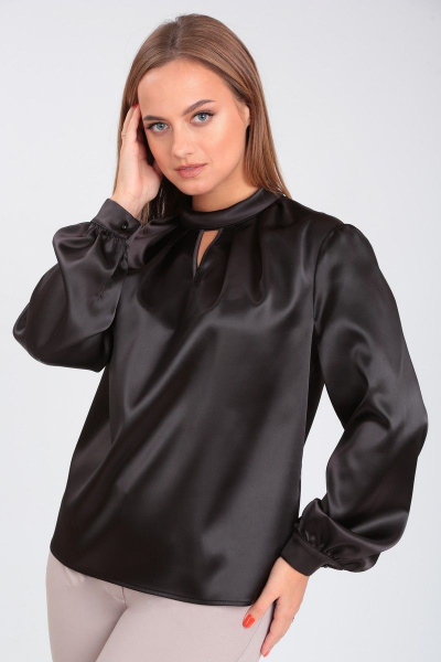 Блуза нарядная из текстиля с капелькой и складками Angelina & Сompany 914 - фото 1