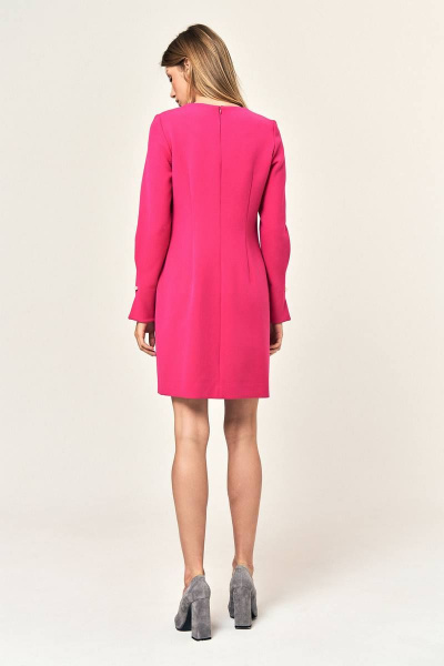 Платье короткое с прорезными карманами и разрезом LeNata 11352 фуксия - фото 8