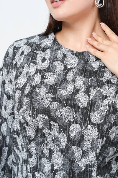 Блуза полуприлегающая с рельефами и жаккардовым текстилем La rouge 6261 серый-(одуванчики) - фото 5