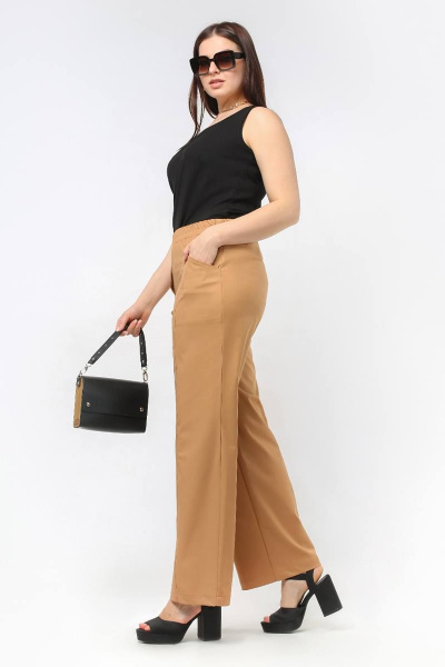 Женские прямые брюки сафари из текстиля с рельефами La rouge 8044 кэмел - фото 2