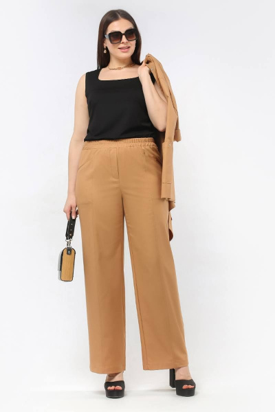 Женские прямые брюки сафари из текстиля с рельефами La rouge 8044 кэмел - фото 1