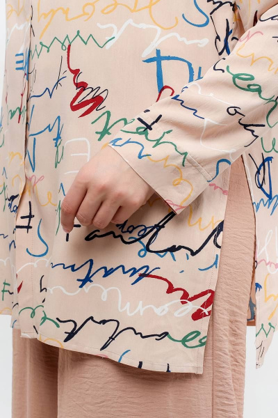 Туника свободного силуэта с принтом букв и застежкой La rouge 9072 беж-(буквы) - фото 10