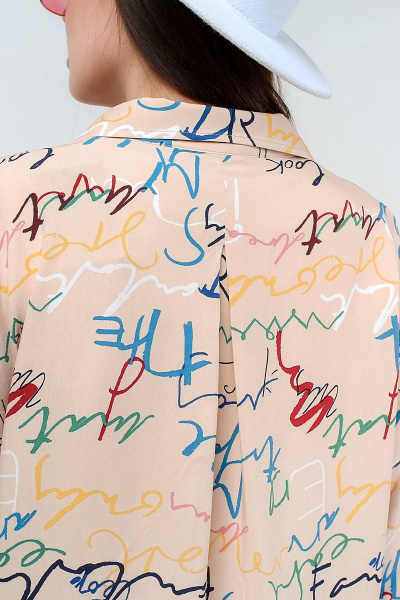 Туника свободного силуэта с принтом букв и застежкой La rouge 9072 беж-(буквы) - фото 3
