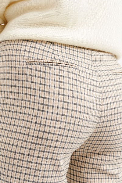 Бежевые зауженные брюки из текстиля с карманами Ketty К-06960 бежевый - фото 6