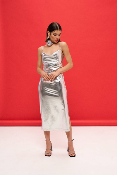 Полуприлегающее платье с вырезом-качели и бретелями VIZANTI 9386 серебро - фото 5