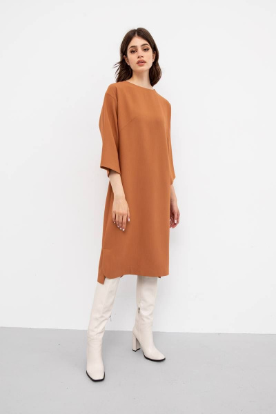 Платье свободного силуэта из поливискозы с разрезами VIZANTI 9352 карамельный - фото 7