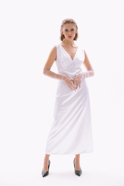 Белое платье в пол прилегающего силуэта с длинными перчатками NikVa 410-1 молоко - фото 7