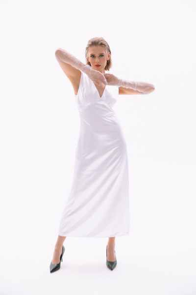 Белое платье в пол прилегающего силуэта с длинными перчатками NikVa 410-1 молоко - фото 3