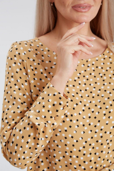 Бежевая блузка с разрезами и складками из легкой ткани IVARI 417/1 принт"ромбики" - фото 6