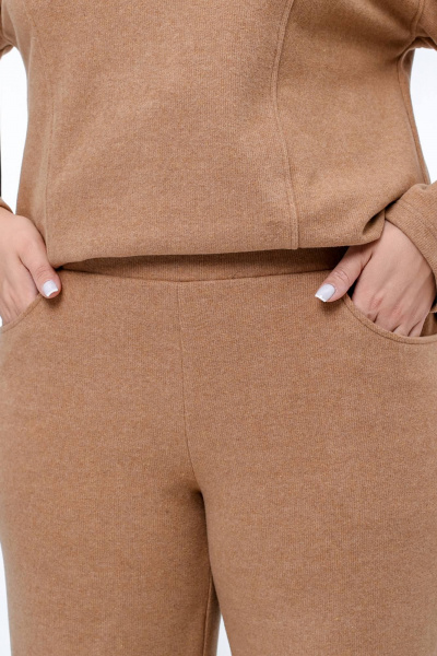 Брюки расширенного силуэта с поясом из плотного трикотажа La rouge 8053 кэмел - фото 4