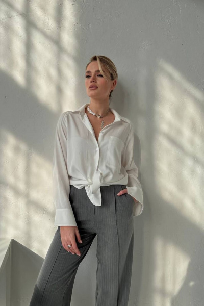 Деловая и повседневная белая рубашка из лиоцелла с воланом Azet 2123 молоко - фото 6