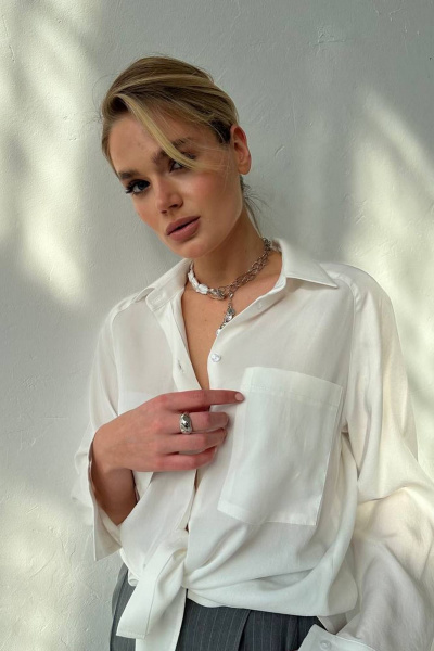 Деловая и повседневная белая рубашка из лиоцелла с воланом Azet 2123 молоко - фото 1