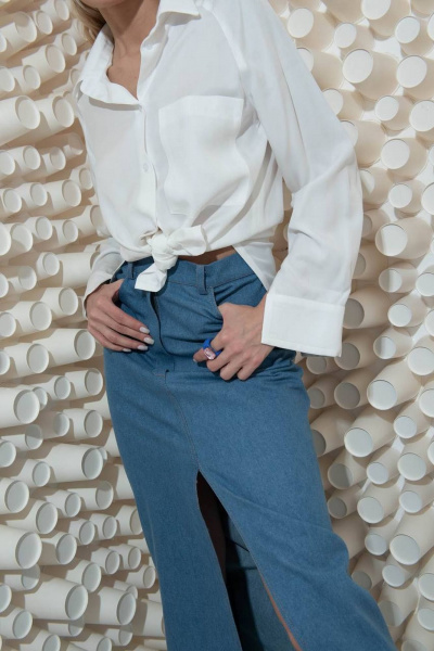 Деловая и повседневная белая рубашка из лиоцелла с воланом Azet 2123 молоко - фото 4