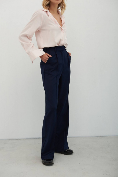 Брюки палаццо синего цвета из костюмной ткани Azet 2142 темно-синий - фото 1