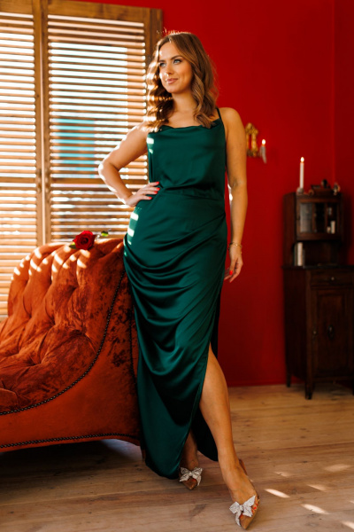 Макси платье-комбинация из атласа для особых случаев AURA otd 3232 изумруд - фото 4